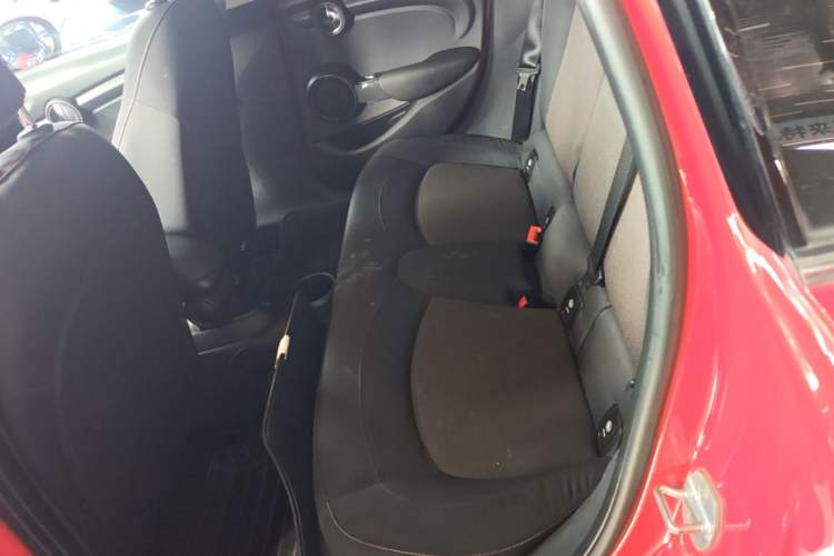 Used MINI 2019 1.5T ONE Five-Door Edition Left Rear Seat