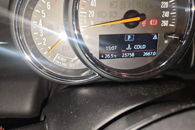 Used MINI 2019 1.5T COOPER Artist Five-Door Edition Odometer Close Up