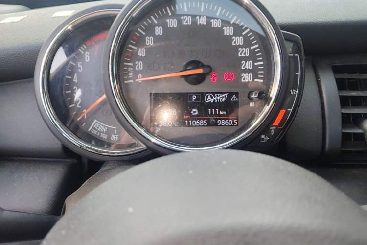 Used MINI 2019 1.5T ONE Five-Door Edition Odometer Close Up