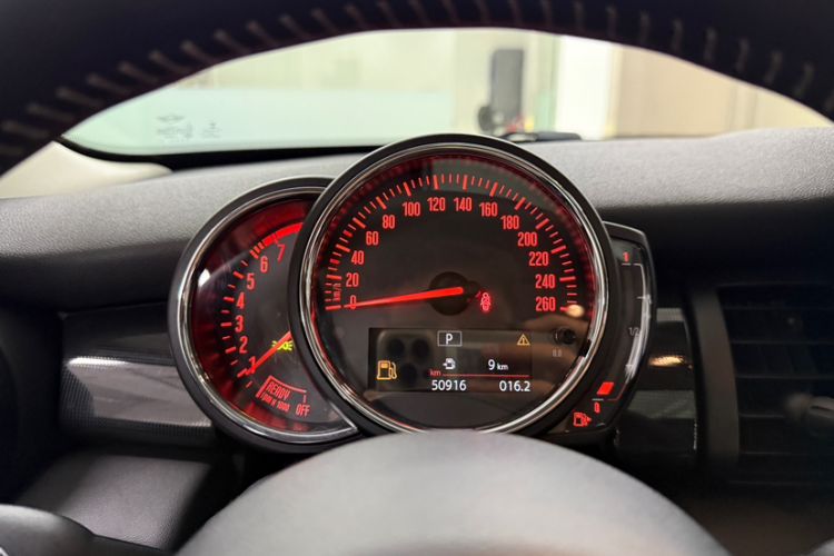 Used MINI 2019 1.5T COOPER Artist Five-Door Edition Odometer Close Up
