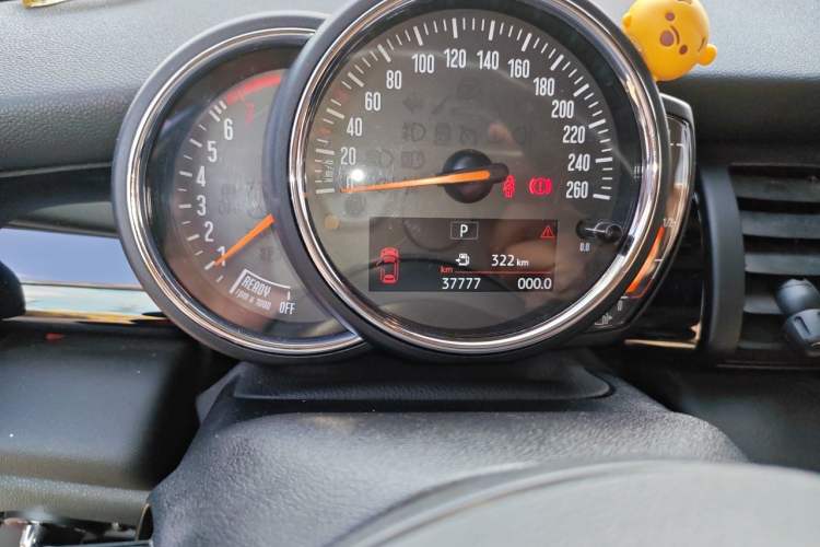Used MINI 2019 1.5T COOPER Classic Edition Five-Door Version Odometer Close Up