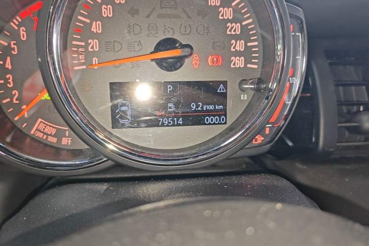 Used MINI 2019 1.5T COOPER Racing Edition Five-Door Model Odometer Close Up