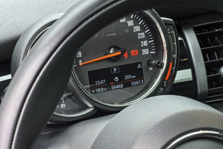 Used MINI 2019 1.5T COOPER Classic Edition Odometer Close Up