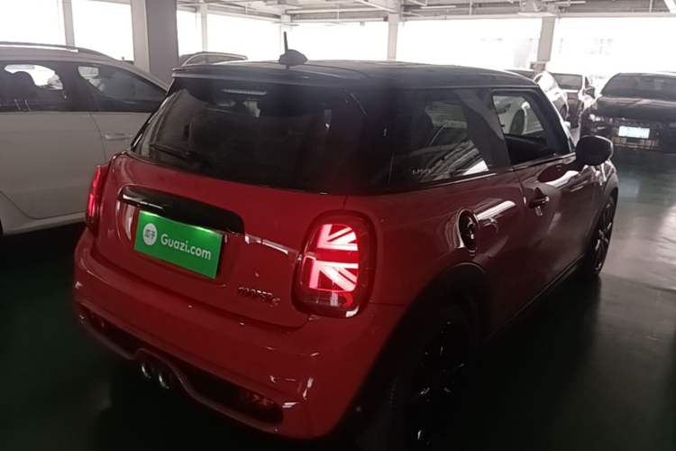Used MINI 2019 2.0T COOPER S Classic Edition Rear Right 45 Deg