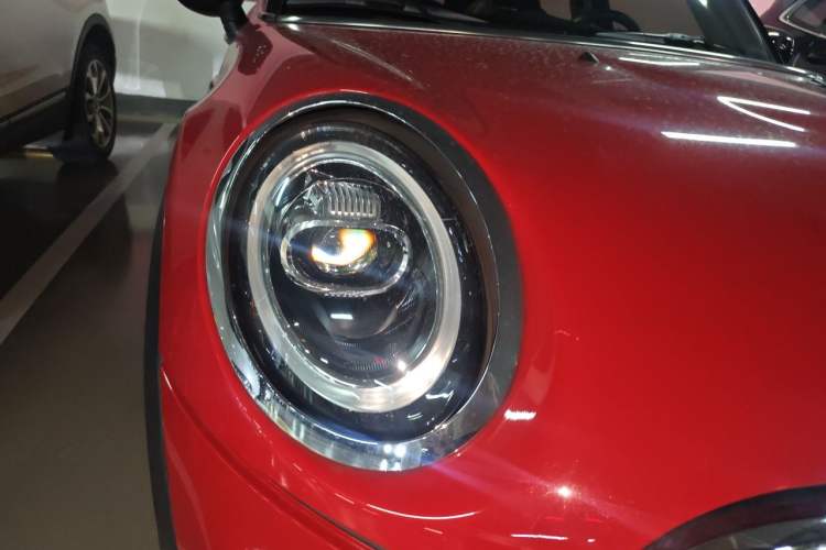Used MINI 2019 1.5T COOPER Artist Five-Door Edition Right Front Headlight