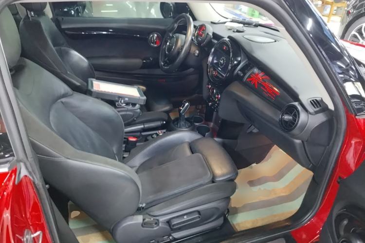 Used MINI 2019 1.5T COOPER Artist Right Front Seat