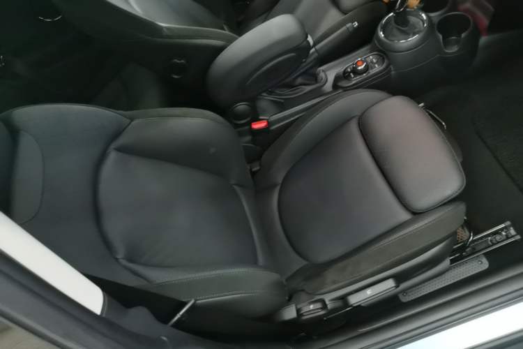 Used MINI 2019 1.5T COOPER Artist Right Front Seat