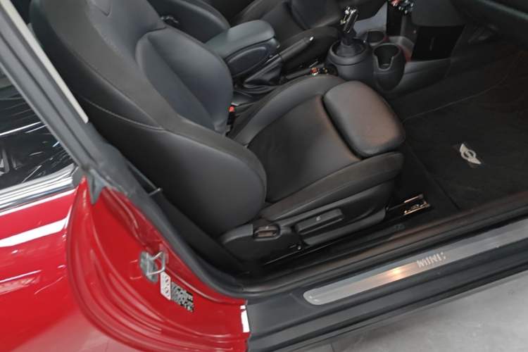 Used MINI 2019 1.5T COOPER Artist Right Front Seat