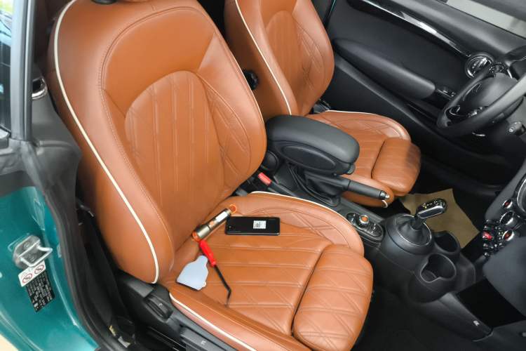 Used MINI 2019 1.5T COOPER CABRIO Artist Right Front Seat