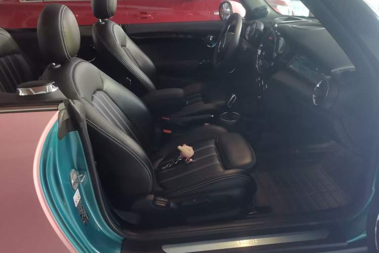 Used MINI 2019 1.5T COOPER CABRIO Temptation Edition Right Front Seat