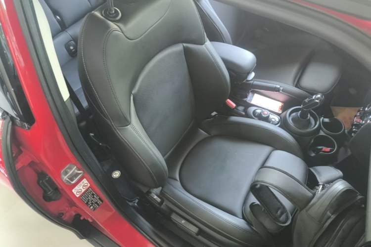 Used MINI 2019 1.5T COOPER Classic Edition Five-Door Version Right Front Seat