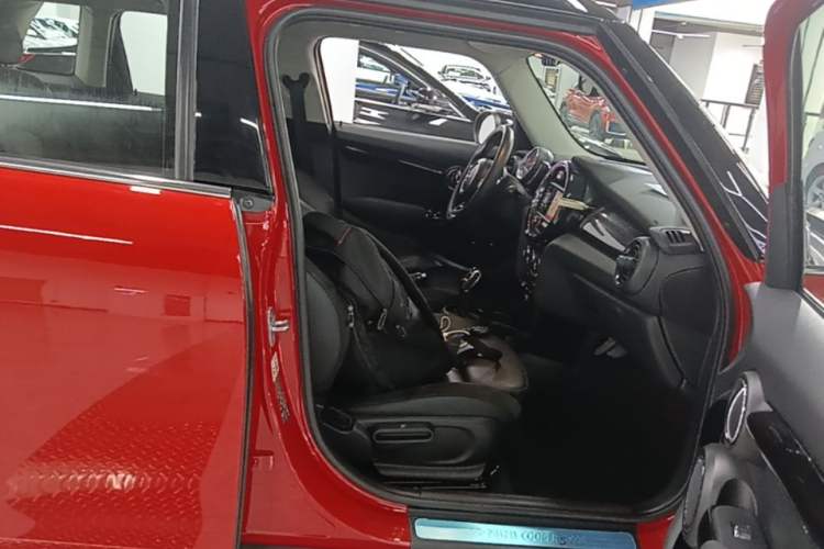 Used MINI 2019 2.0T COOPER S Classic Edition Five-Door Model Right Front Seat