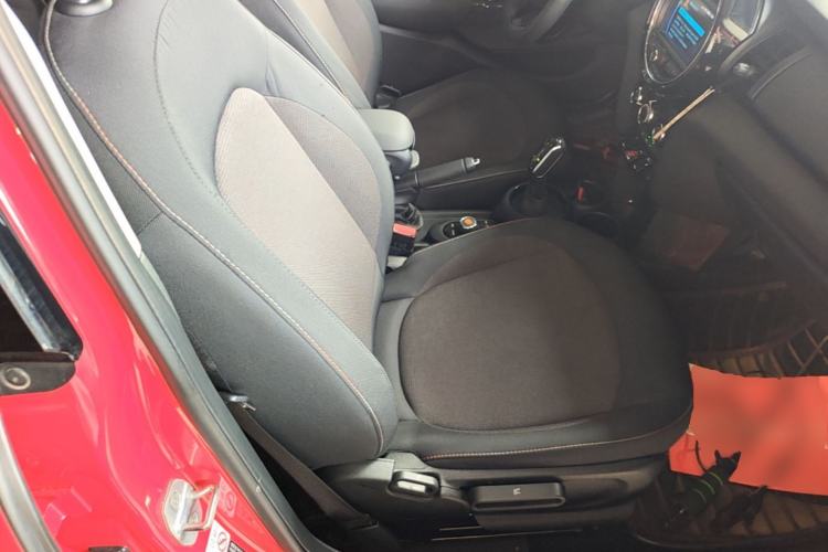 Used MINI 2019 1.5T ONE Five-Door Edition Right Front Seat