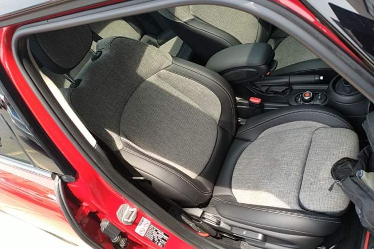 Used MINI 2019 1.5T COOPER Classic Edition Five-Door Version Right Front Seat