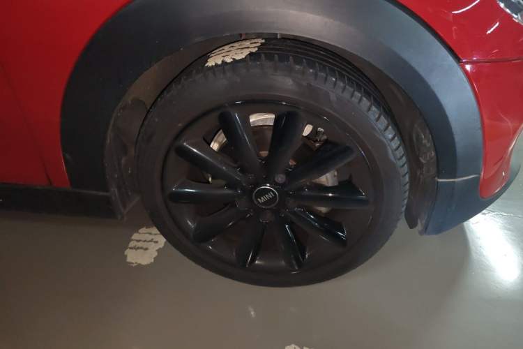 Used MINI 2019 1.5T COOPER Artist Five-Door Edition Right Front Wheel Hub