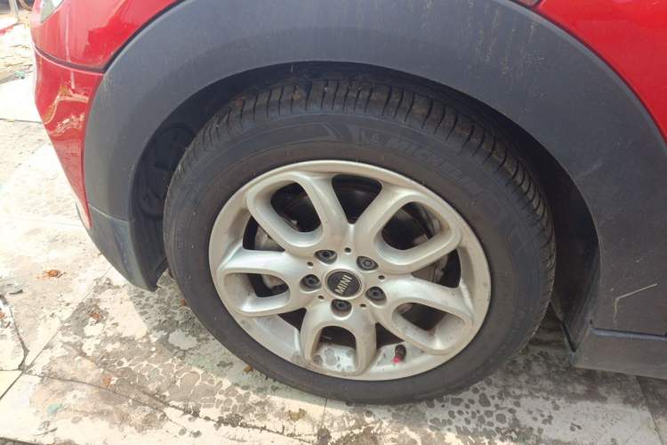 Used MINI 2019 1.5T ONE Right Front Wheel Hub