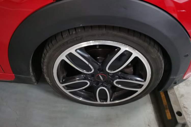 Used MINI 2019 2.0T COOPER S Racing Driver Right Front Wheel Hub