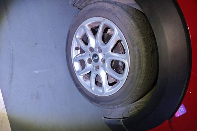 Used MINI 2019 1.5T ONE Five-Door Edition Right Front Wheel Hub