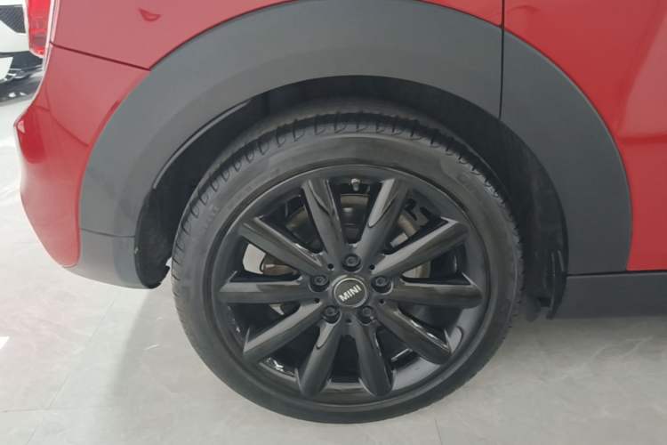 Used MINI 2019 2.0T COOPER S Classic Edition Five-Door Model Right Rear Wheel Hub