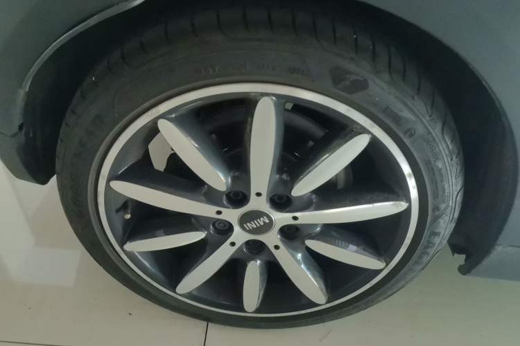 Used MINI 2019 1.5T COOPER CABRIO Temptation Edition Right Rear Wheel Hub