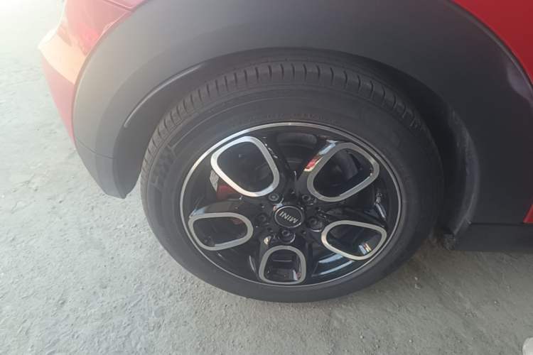 Used MINI 2019 1.5T ONE Right Rear Wheel Hub