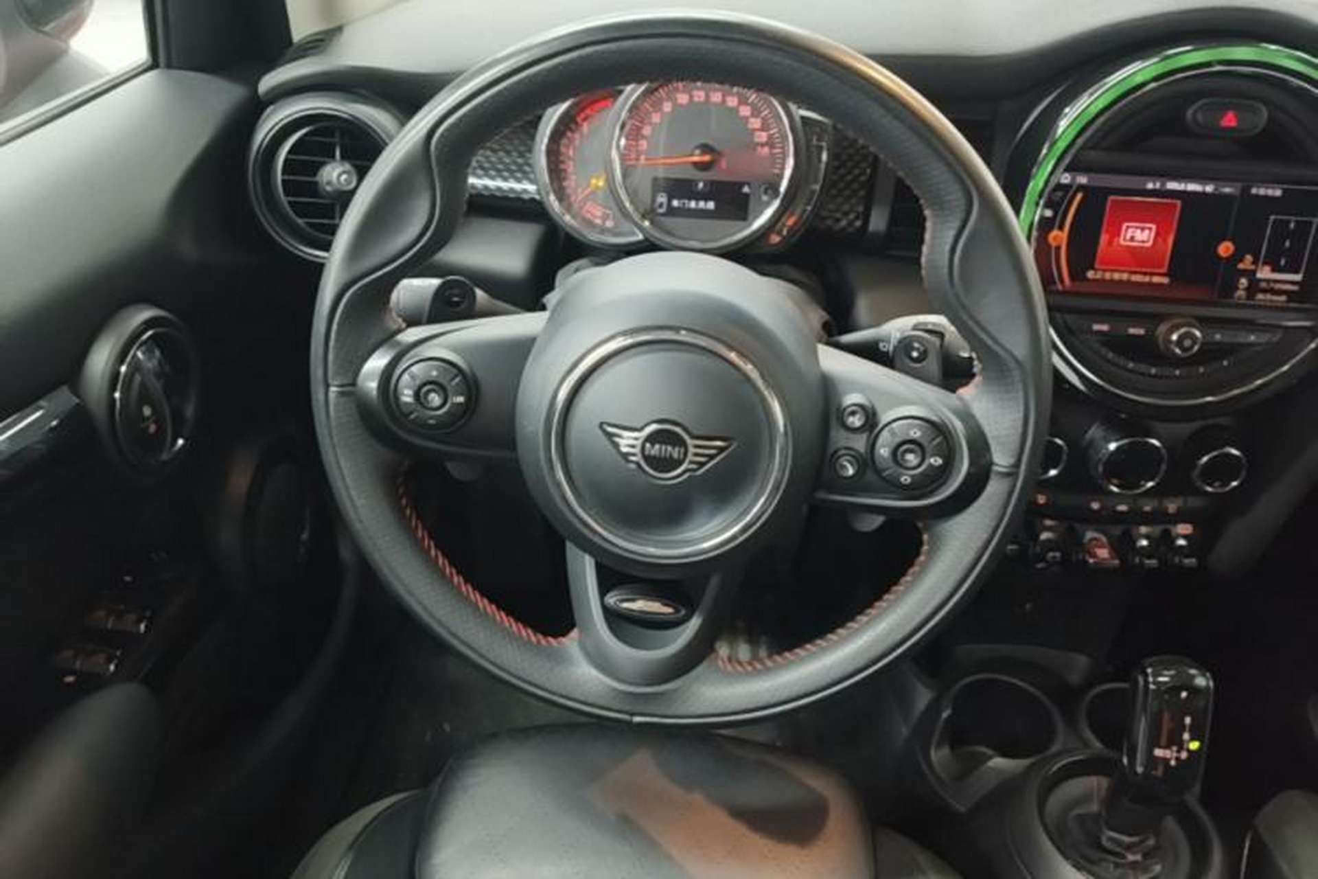 Used MINI 2019 2.0T COOPER S Classic Edition Five-Door Model Steering Wheel