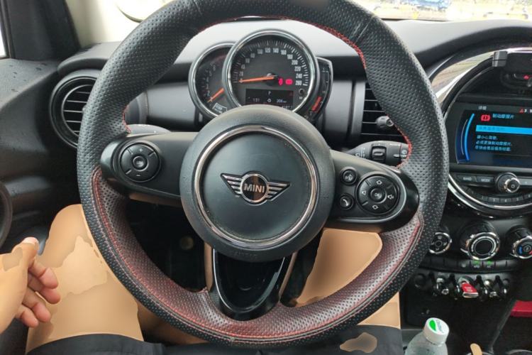 Used MINI 2019 1.5T ONE Five-Door Edition Steering Wheel