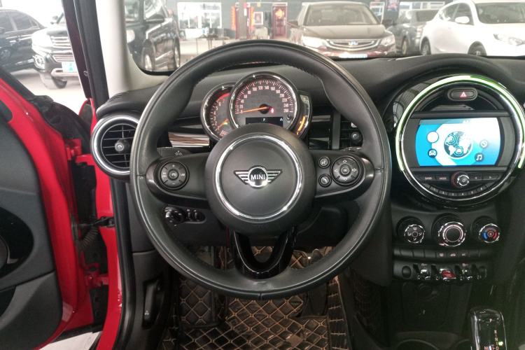 Used MINI 2019 1.5T ONE PLUS Five-Door Edition Steering Wheel