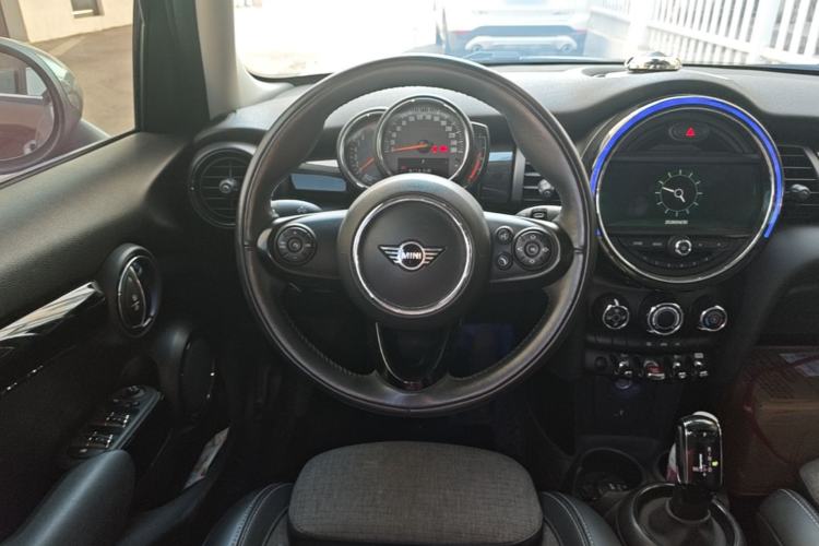 Used MINI 2019 1.5T COOPER Classic Edition Five-Door Version Steering Wheel
