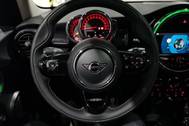 Used MINI 2019 1.5T COOPER Artist Five-Door Edition Steering Wheel