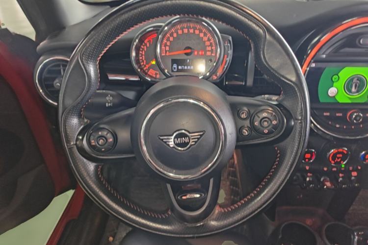 Used MINI 2019 1.5T COOPER Racing Edition Five-Door Model Steering Wheel