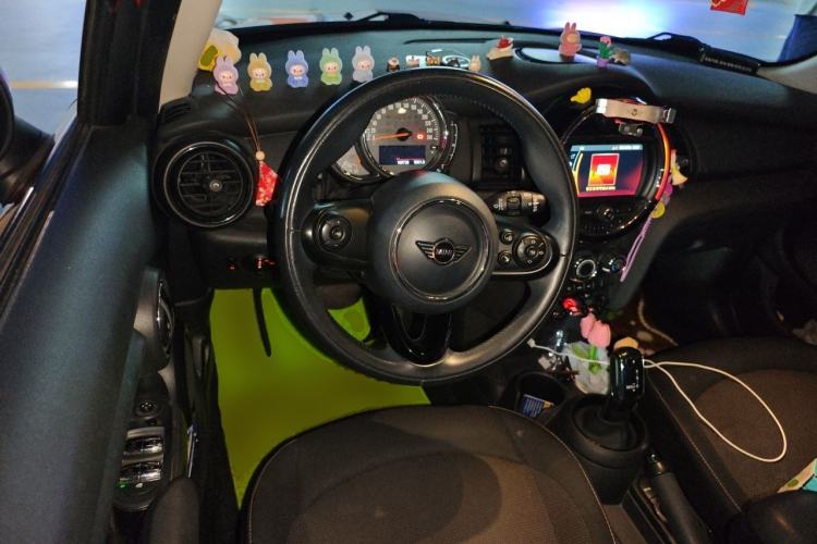 Used MINI 2019 1.5T ONE Five-Door Edition Steering Wheel