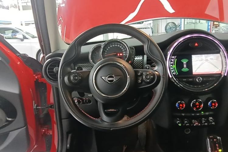 Used MINI 2019 2.0T COOPER S Classic Edition Five-Door Model Steering Wheel