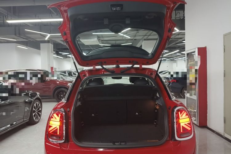 Used MINI 2019 2.0T COOPER S Classic Edition Five-Door Model Trunk
