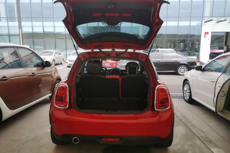 Used MINI 2019 1.5T COOPER Classic Edition Trunk