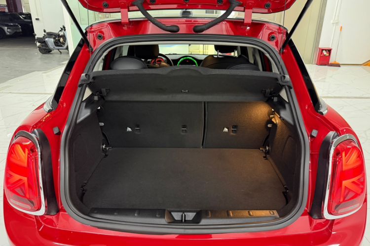 Used MINI 2019 1.5T COOPER Artist Five-Door Edition Trunk