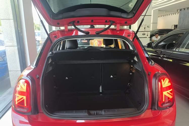 Used MINI 2019 1.5T COOPER Classic Edition Five-Door Version Trunk