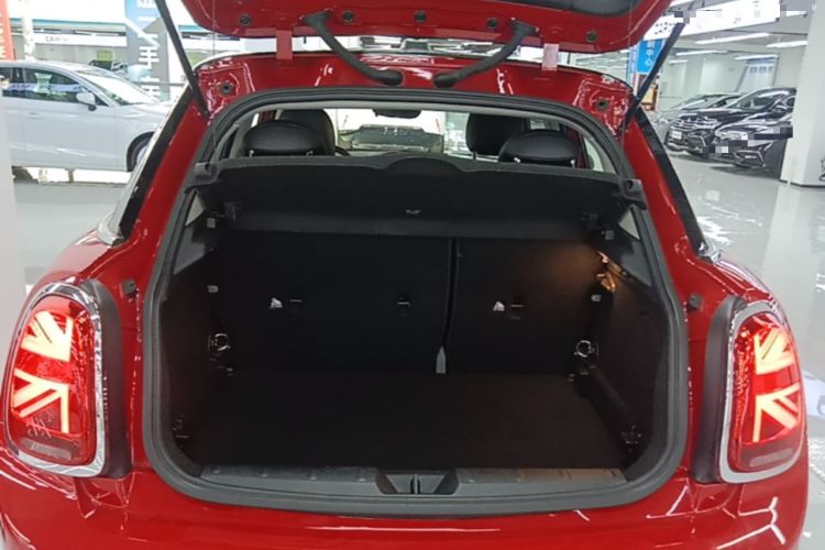 Used MINI 2019 2.0T COOPER S Classic Edition Five-Door Model Trunk