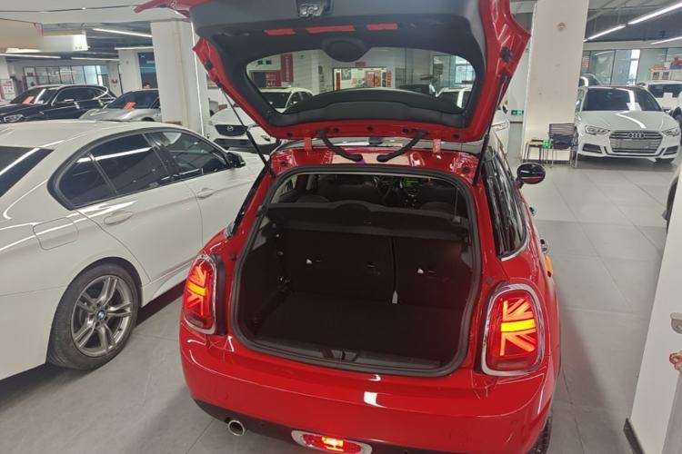 Used MINI 2019 1.5T COOPER Artist Five-Door Edition Trunk