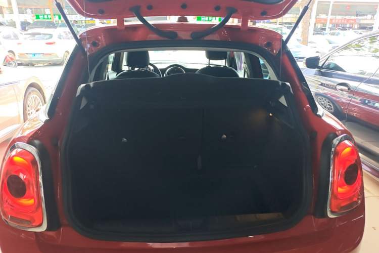 Used MINI 2019 1.5T ONE Five-Door Edition Trunk
