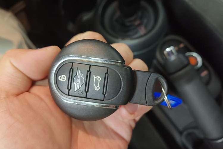 Used MINI 2019 2.0T COOPER S Classic Edition Five-Door Model Vehicle Key