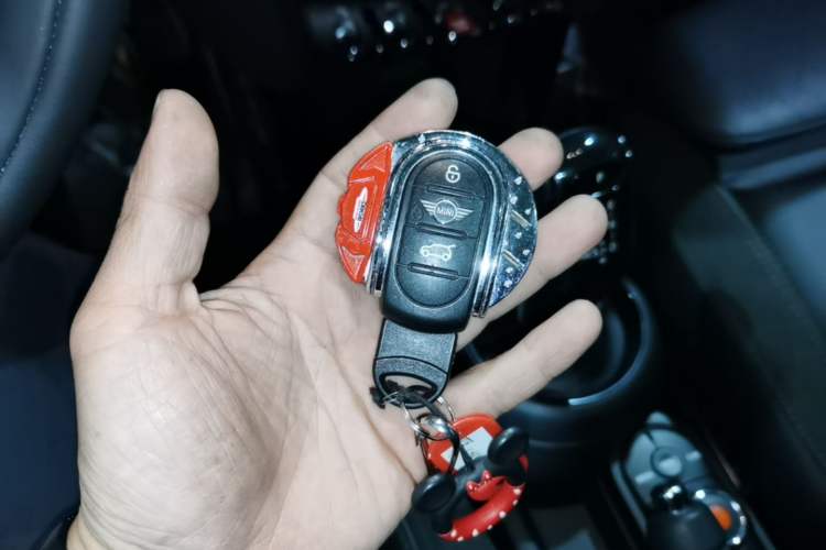 Used MINI 2019 1.5T COOPER Artist Five-Door Edition Vehicle Key