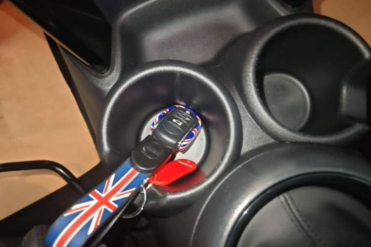 Used MINI 2019 1.5T COOPER Classic Edition Five-Door Version Vehicle Key