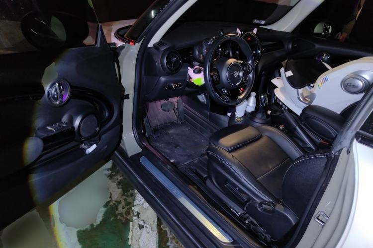 Used MINI 2019 1.5T COOPER Classic Edition Driver Seat