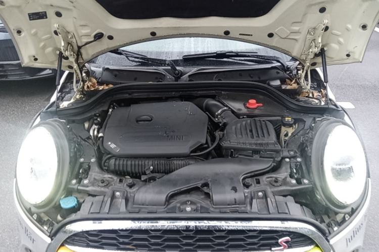 Used MINI 2019 2.0T COOPER S Classic Edition Five-Door Model Engine Bay