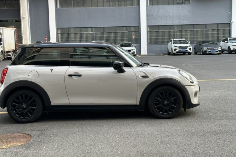 Used MINI 2019 1.5T COOPER Classic Edition Exterior 2
