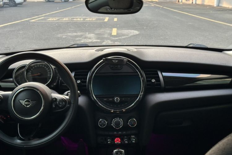 Used MINI 2019 1.5T COOPER Classic Edition Interior 1
