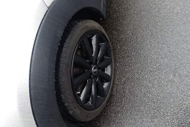 Used MINI 2019 2.0T COOPER S Classic Edition Five-Door Model Left Front Wheel Hub