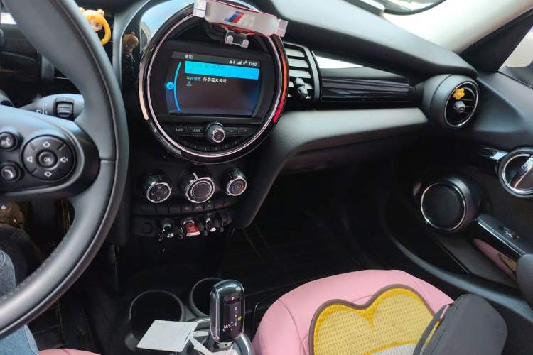 Used MINI 2019 1.5T ONE PLUS Five-Door Edition Audio And AC Panel