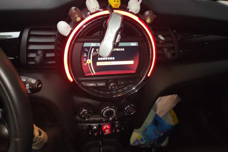 Used MINI 2019 1.5T ONE Five-Door Edition Audio And AC Panel